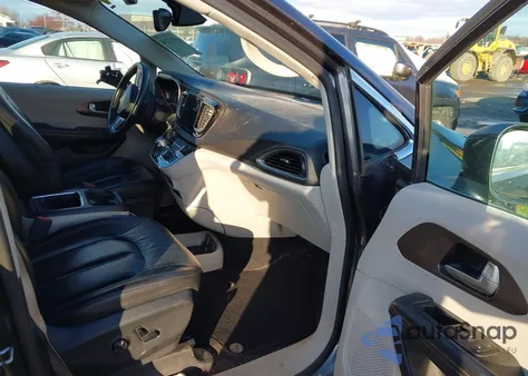 2017 Chrysler Pacifica Touring-L Plus из США, поврежденный, VIN 2C4RC1EG7HR555832